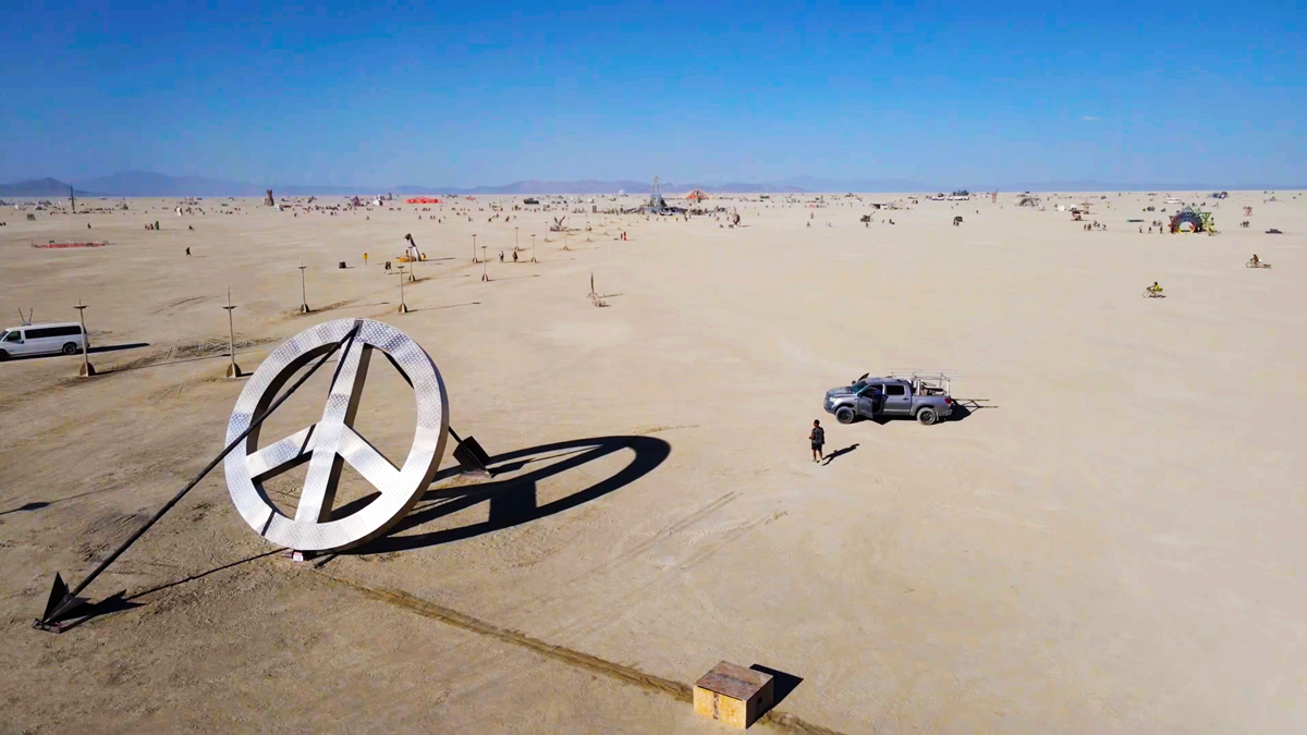 peace sign, peace, arrow, sign, burning man, art, project, mathew rosenblatt, artist, desert